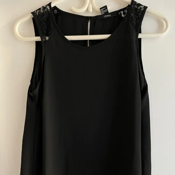 Forever 21 Top - Picture 1 of 3